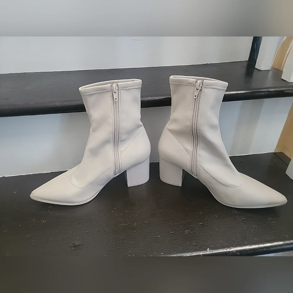 Aldo Priella Ankle boot Chunky Healed Boot In Color Bone Pointed Toe  US 9